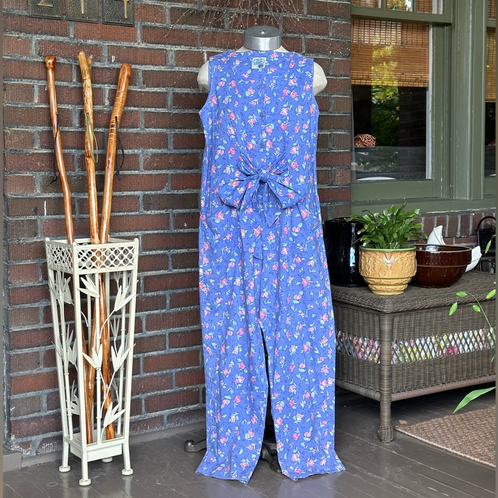 Laura Ashley vintage 80’s retro periwinkle blue floral jumper/jumpsuit. Sz Small